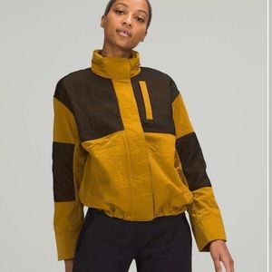 LULULEMON water repellent jacket with stowable hood